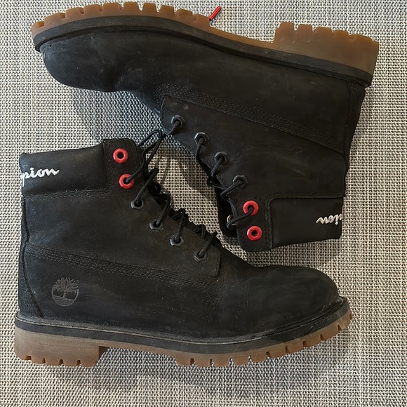 Champion x Timberland collab - Picture 1 of 4